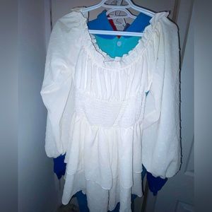 Cute White Womans Romper Size: M- Fits True to Size.